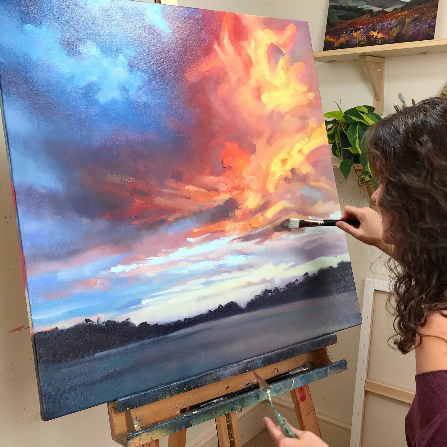 There&rsquo;s a fire in the sky 🔥 hoping to catch a sunset like this tonight along the Helford River so I can soak up more luminous and alive colours to pour out into some new paintings! 
.
I&rsquo;ll be sharing this 80 x 80 cm painting with my Artl