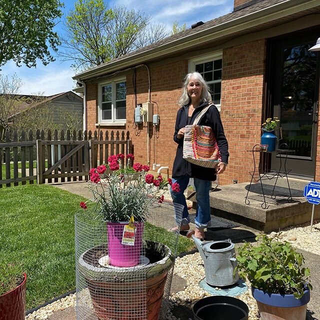 My beautiful mom will love organizing in this gorgeous @stanleystreetshop bag! An early Mother&rsquo;s Day Present for my wonderful mom @stanleystreetshop #stanleystreetshop #earlymothersdaygift #kindredorganizing #organizeyourbag #bagstoorganizeyour