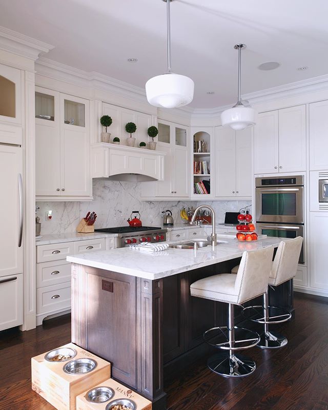 Custom requests and personal touches are what make every kitchen unique. This kitchen features a great spot to keep your cookbooks and recipes. #Cabinetry #cabinetrydesign #cabinetryinstallation #houzz #cabinetryhardware #interiordesign #decor #cabin