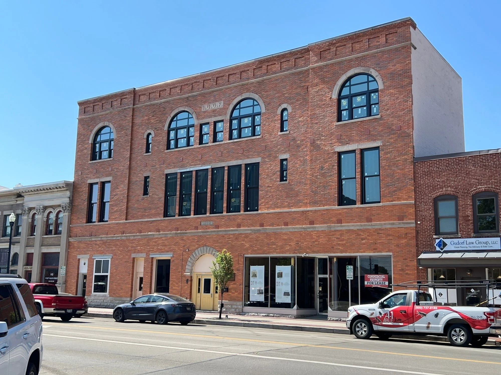 112-118 West Main Street 112 W Main St