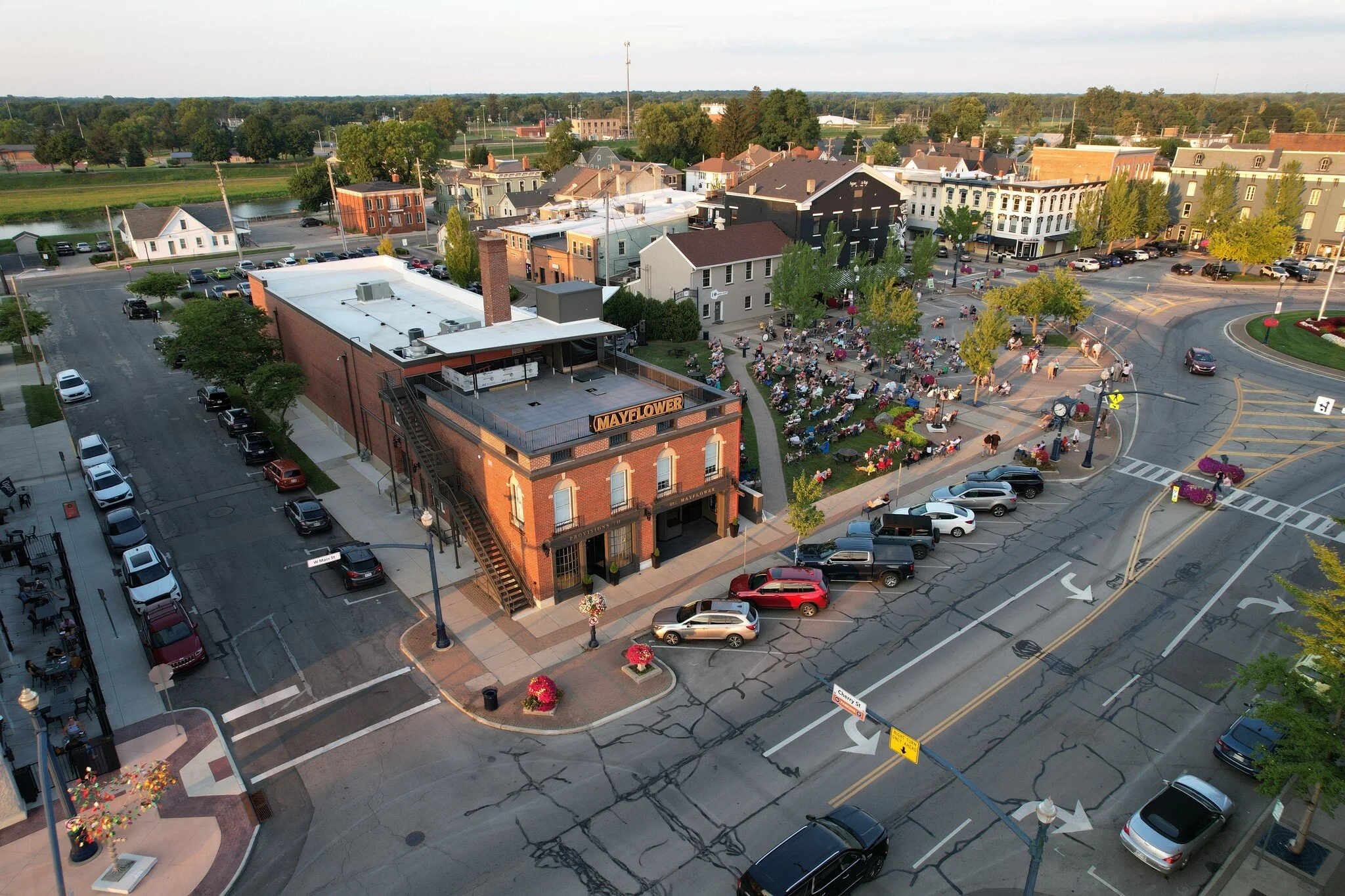 9-11 W Main St - The Mayflower - Bar | Rest | Entertainment