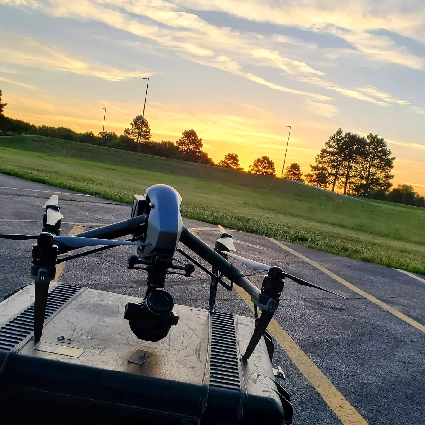 Got some early morning flight time in. Just me, the birds, the roar of the drone and @jdarmes. So quiet and peaceful. 

#drone #dji #inspire2 #inspire #filmmaking #corporatevideo #topgun