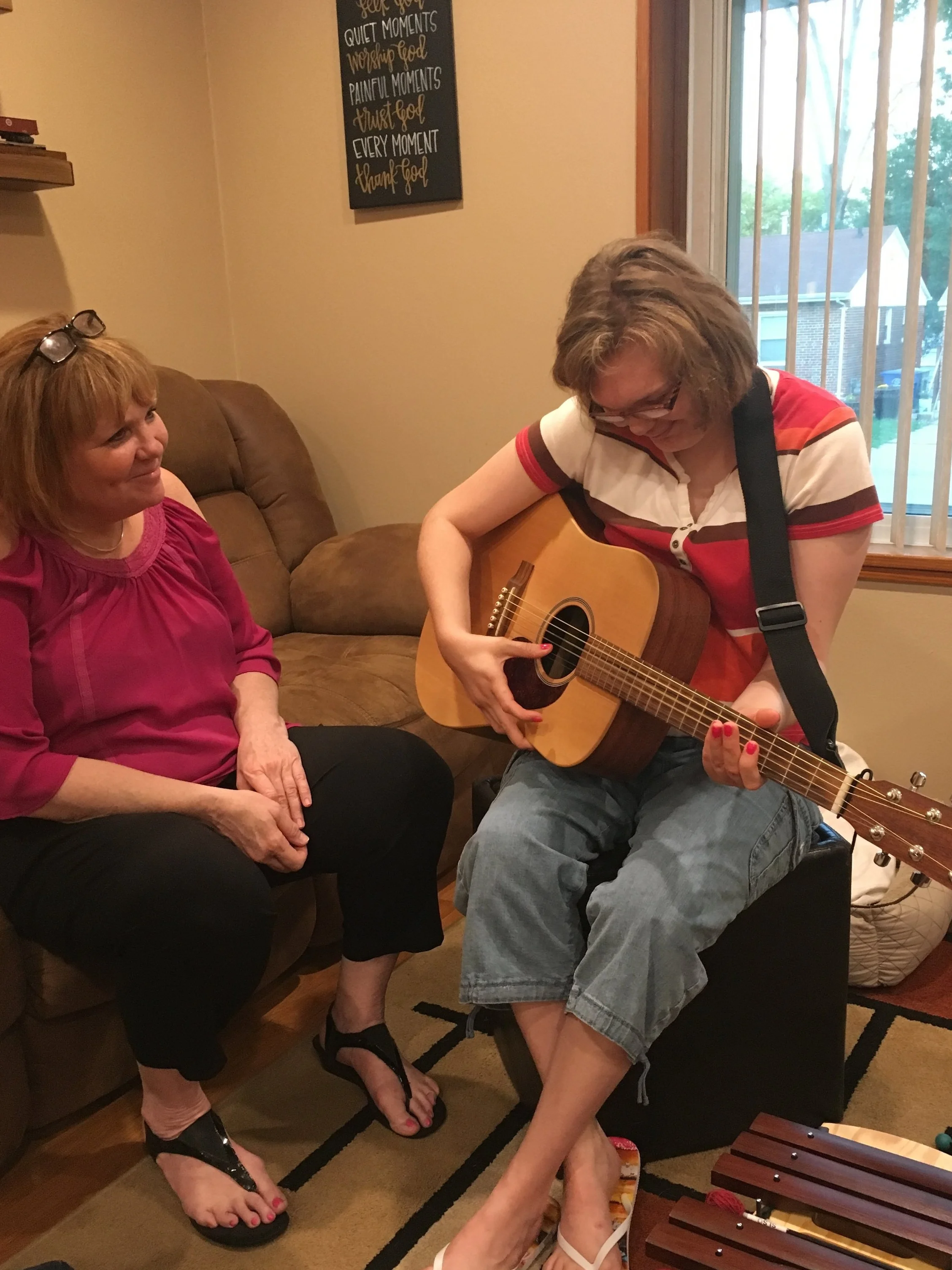Caroline_Paula_Guitar.jpg