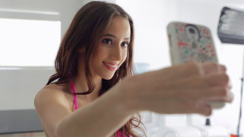 becoming belle knox | the scene