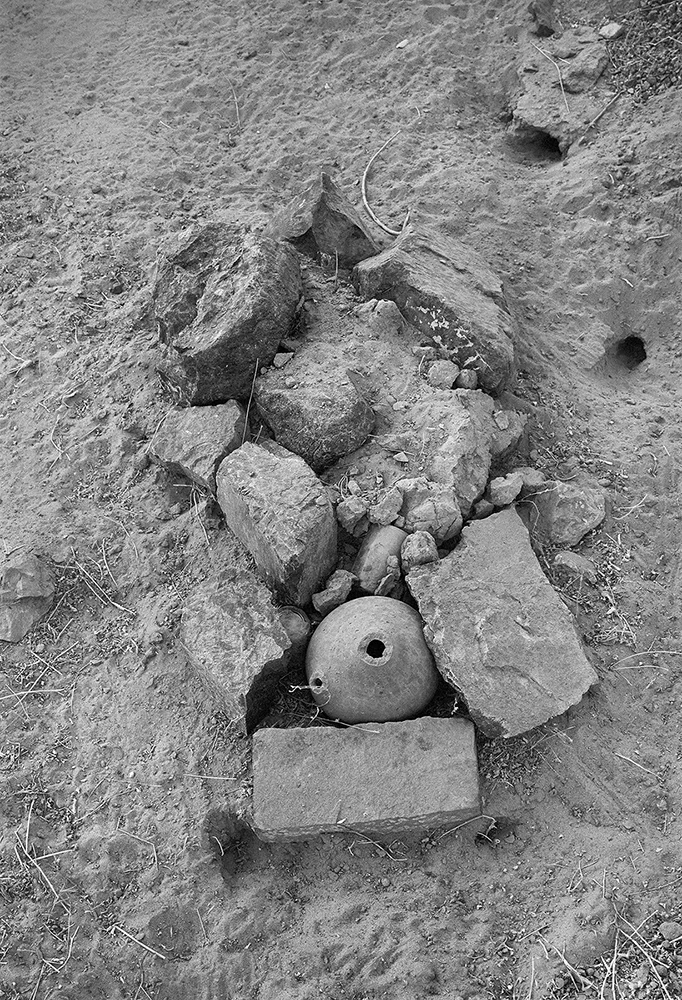 Untitled (3) from the series Traces .Image credit:https://scroll.in/magazine/830031/photographer-gauri-gill-uncovers-the-secret-lives-of-graves-in-rajasthan