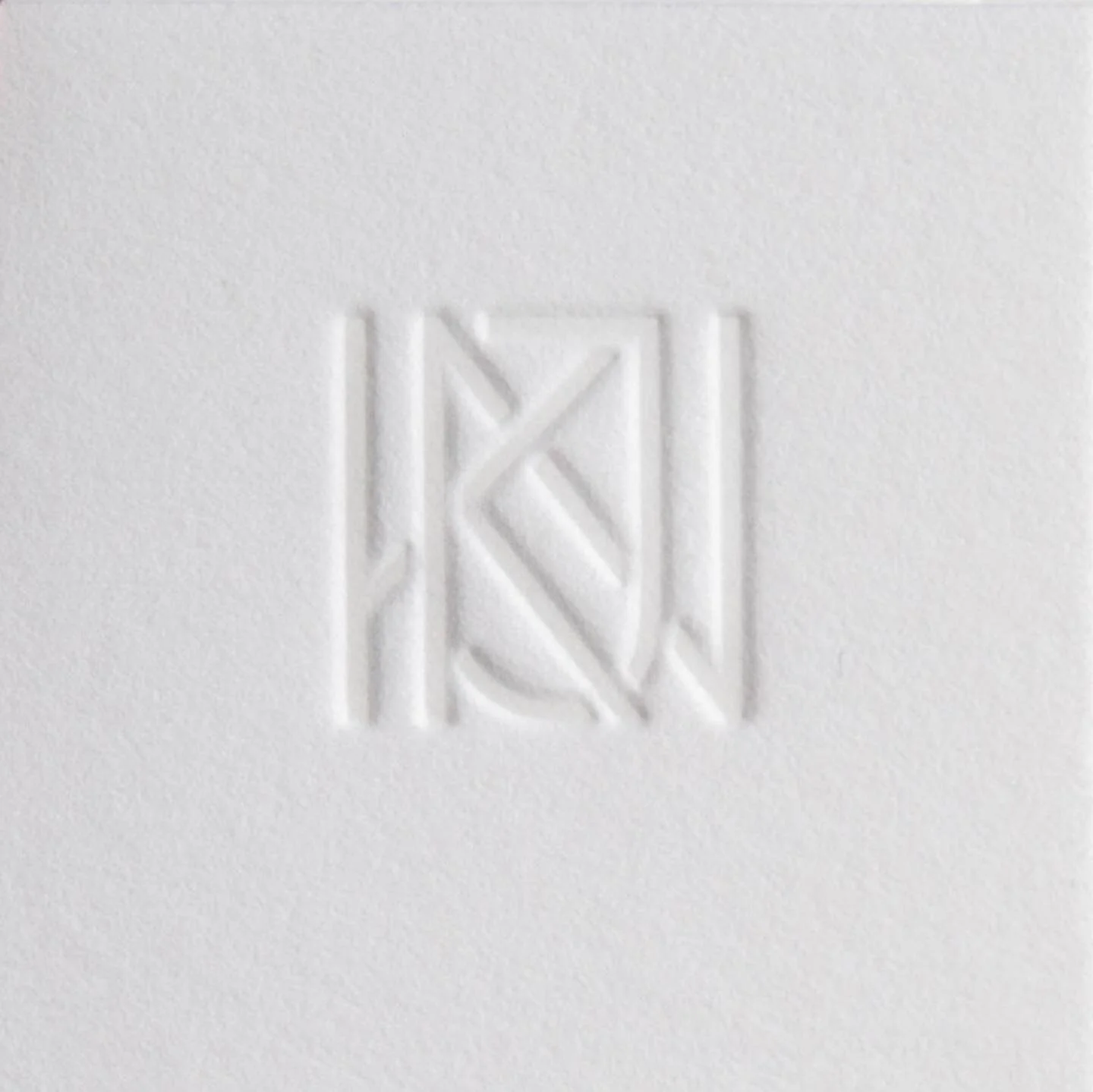 A small peep of a detail that will last a lifetime. 

I created a custom modern minimal monogram for Kacie and Jason that we used in a couple places on the suite. Swipe to see some of those details.
.
.
.
.
.
#monogram #monogramdesign #custommonogram