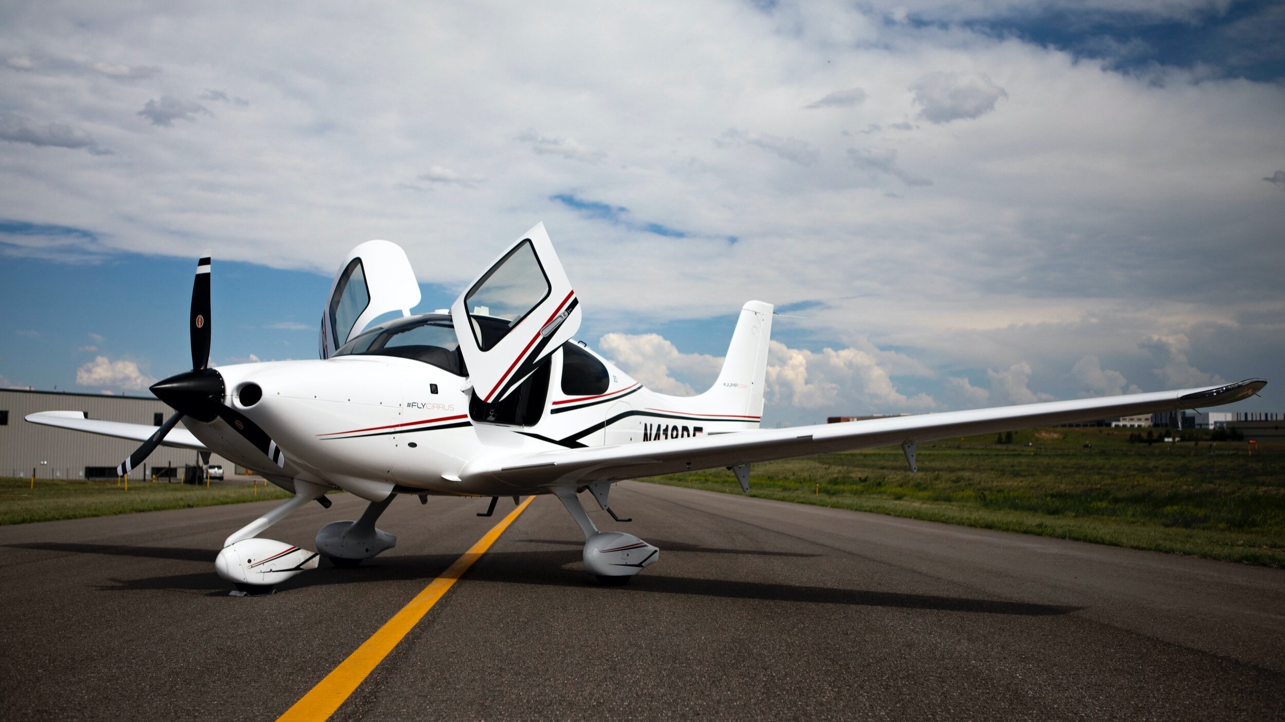 N418DE | 2019 Cirrus SR20 G6 with Air conditioning, auto pilot, and Garmin Perspective+ avionics