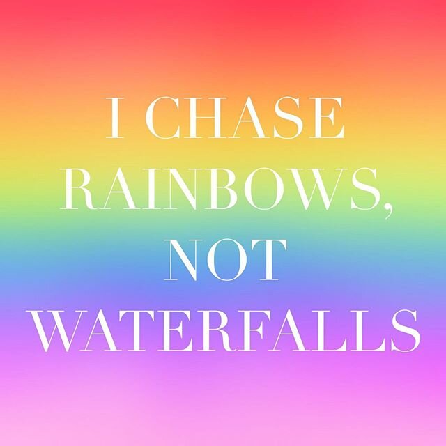 🌈Happy Pride! 
And yes, I&rsquo;m obsessed with #procreate now so I had to make a rainbow 🙃
.
.
.
.
#pride #rainbow #chaserainbows #chasingrainbows #gradient
