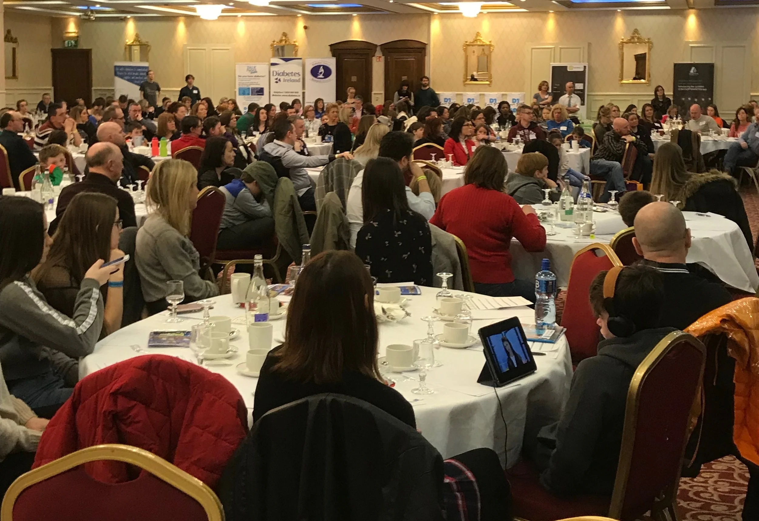 Photo taken at Thriveabetes 2018 in February. Approximately 300 people in this room: all living with diabetes