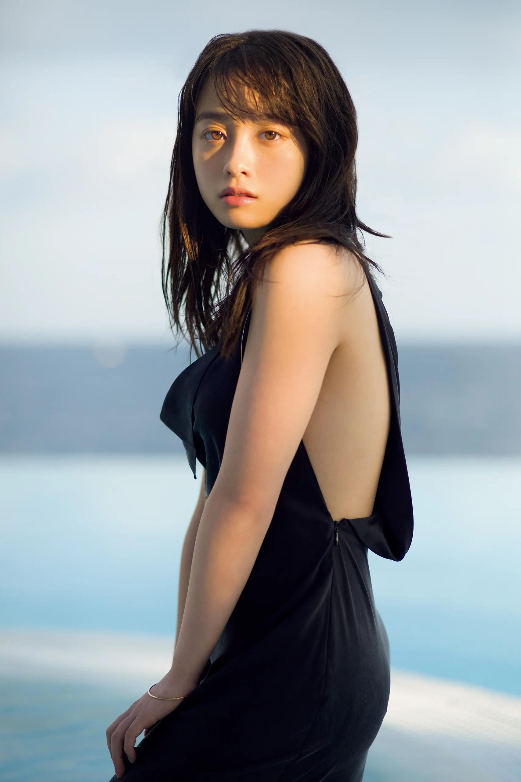 Kanna Hashimoto photobook