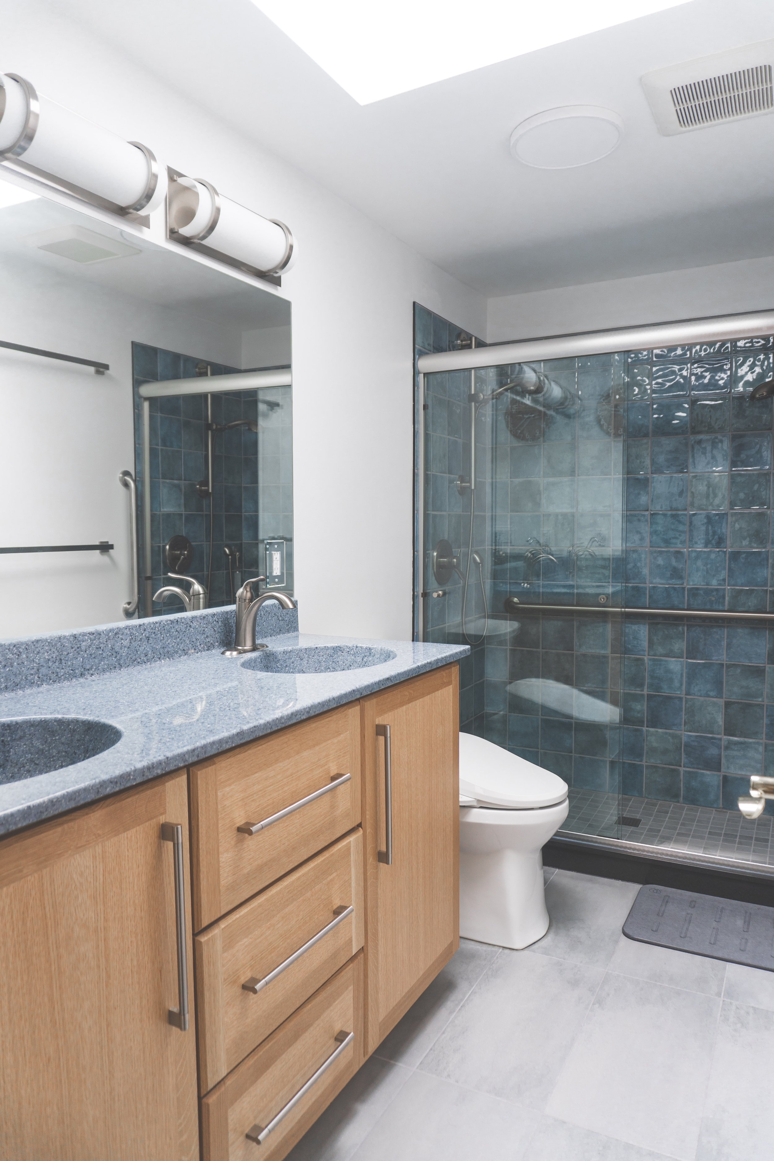 ProspectRemodelADABathroom-01400.jpg