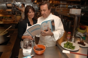 Chef Daniel Boulud makes Sneaky Chef Brainy Brownies with Missy
