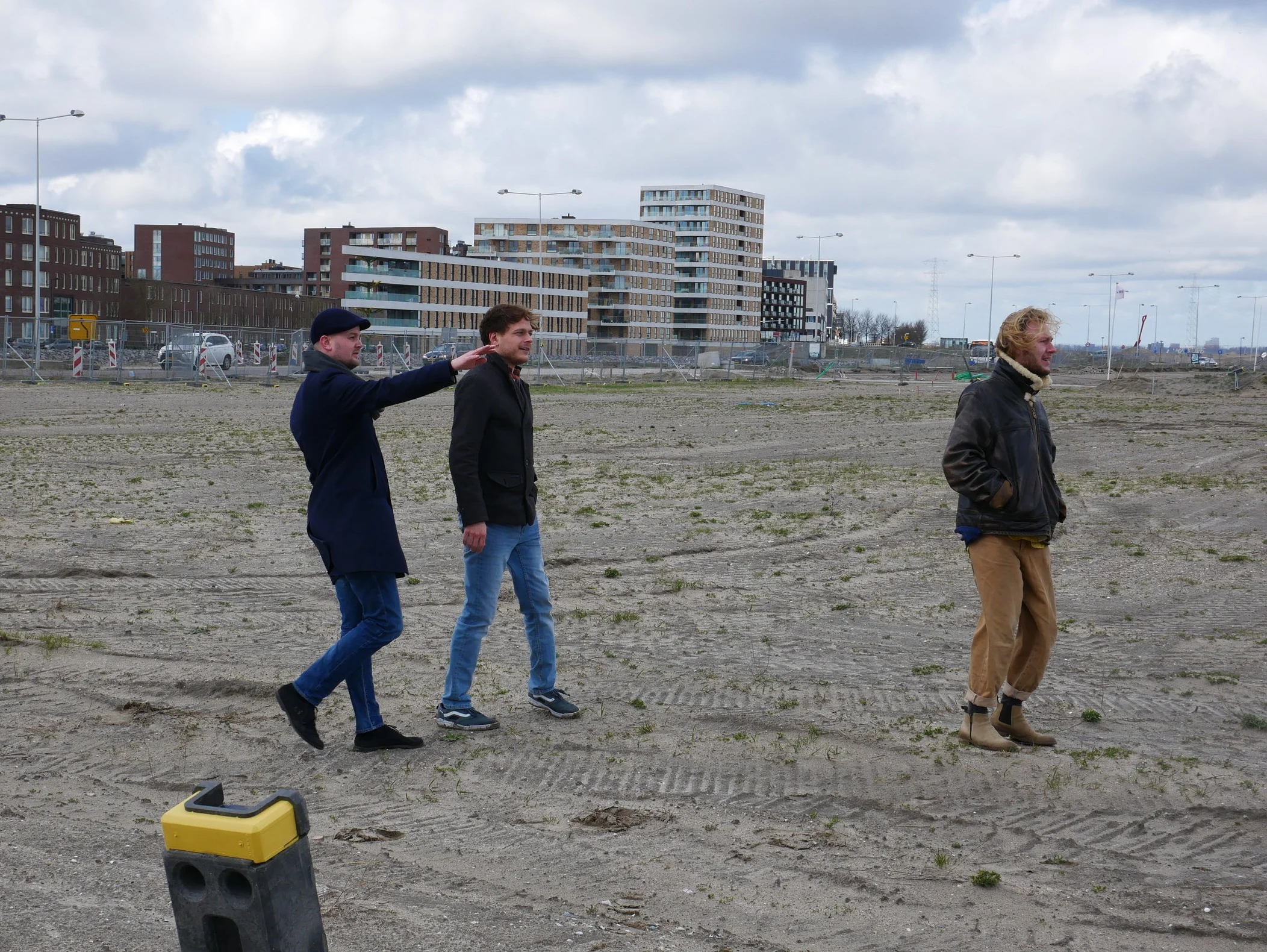 Just, Gerard en Pepijn op ons kavel op Centrumeiland. Foto: Cripta Scheepers