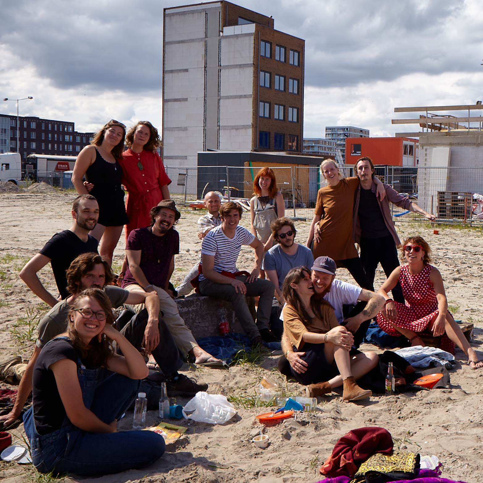 Met de toekomstige bewoners op ons land