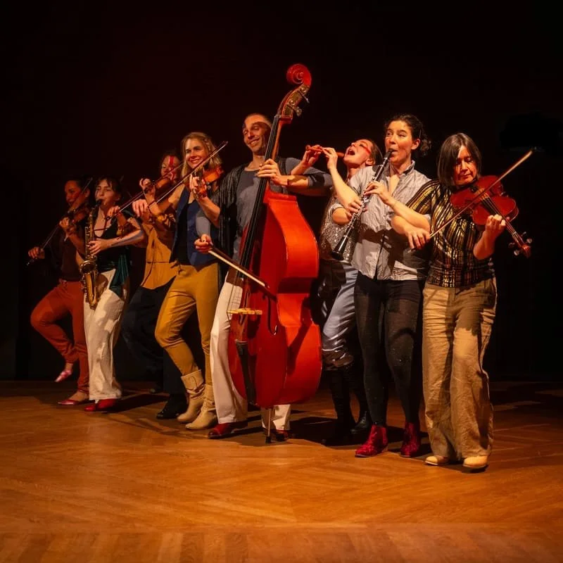 22 Juni | MOVING STRINGS