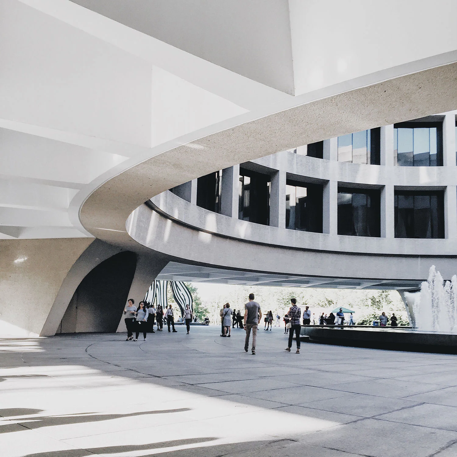 archibald-dc-travel-photographer-architecture-hirshhorn.jpg