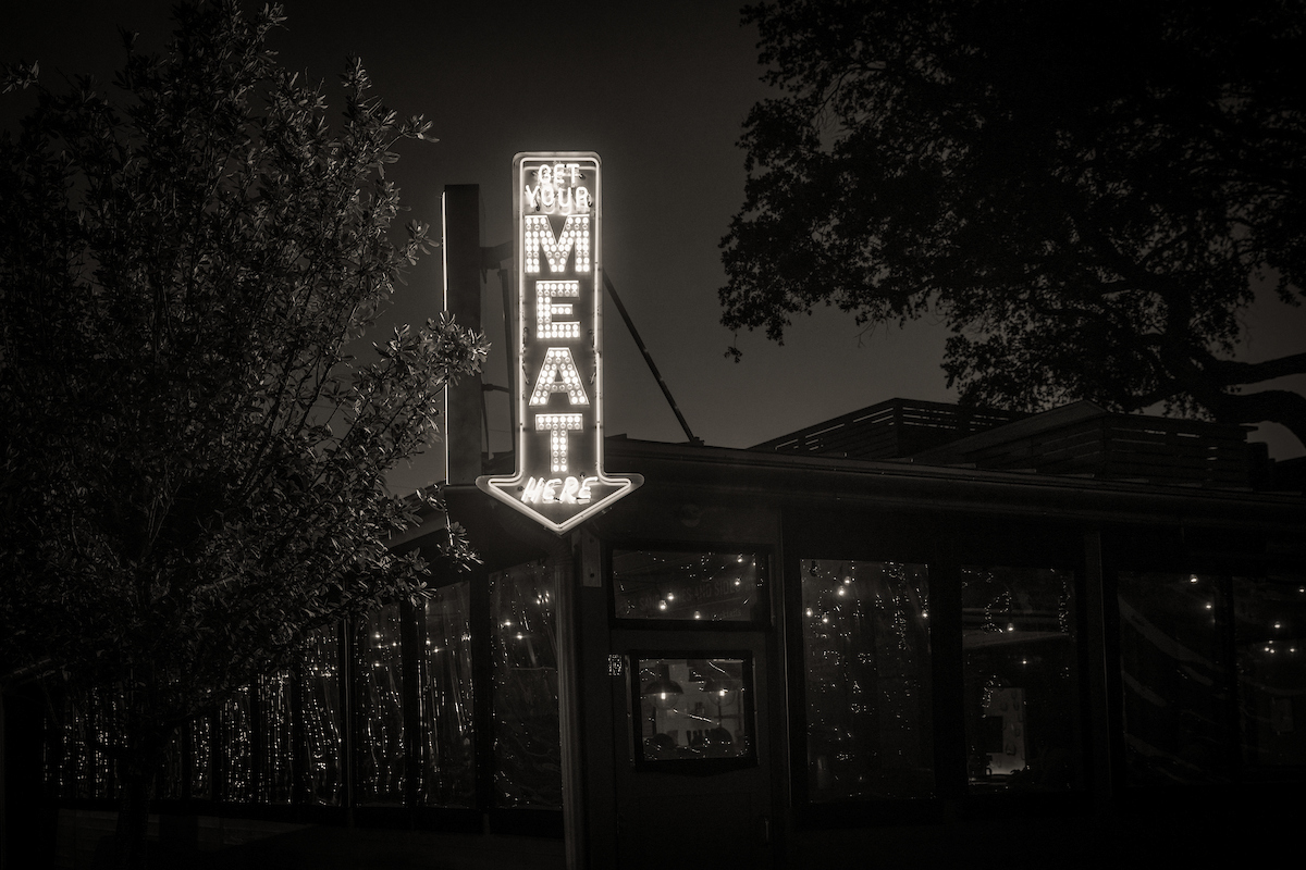 The neon lights beckon... Sony A7rII, Canon EF 24-70mm f2.8L