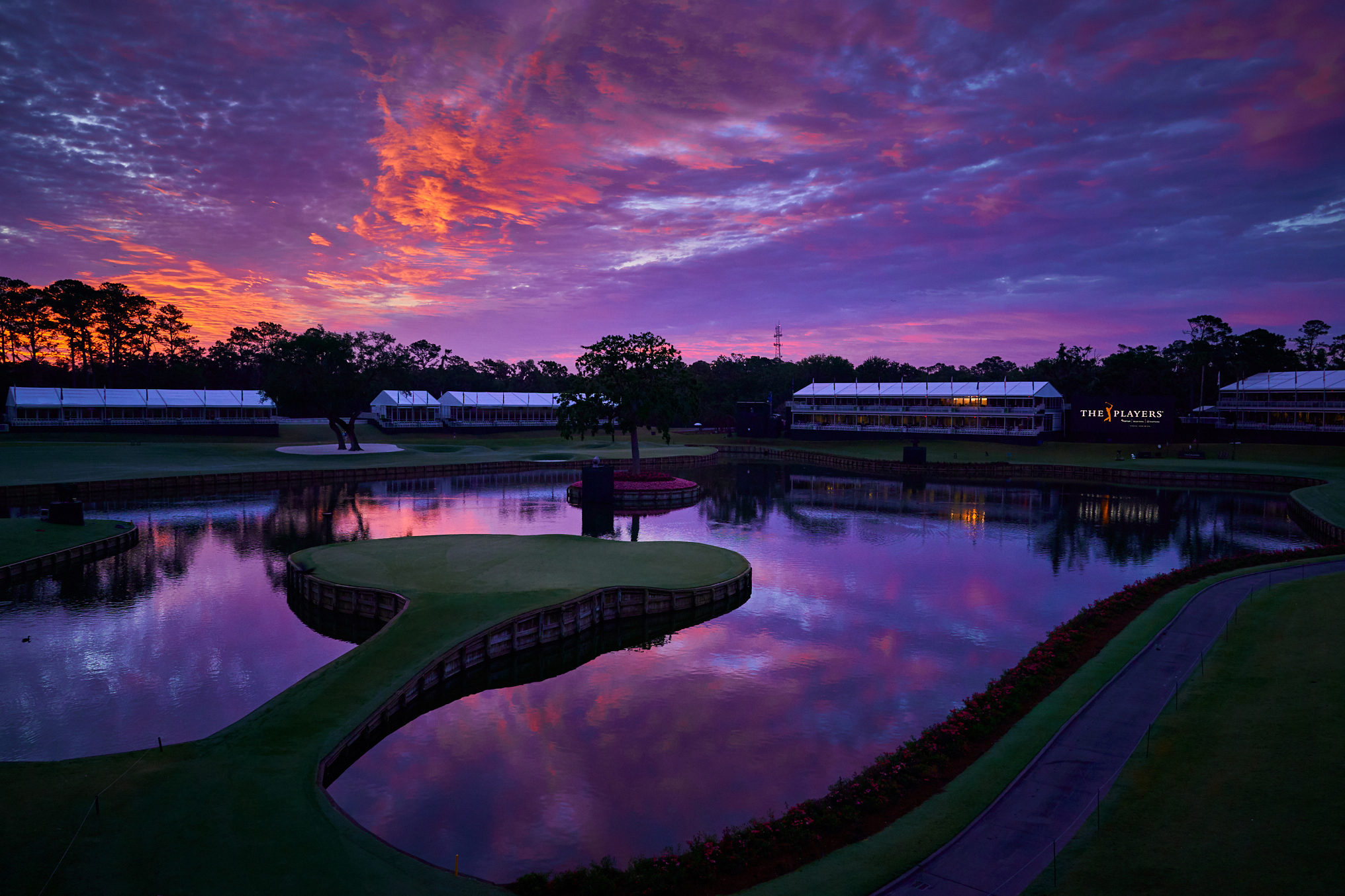 Sunrise over the 17th hole . Sony A9, Sony 24-70mm f2.8 GM