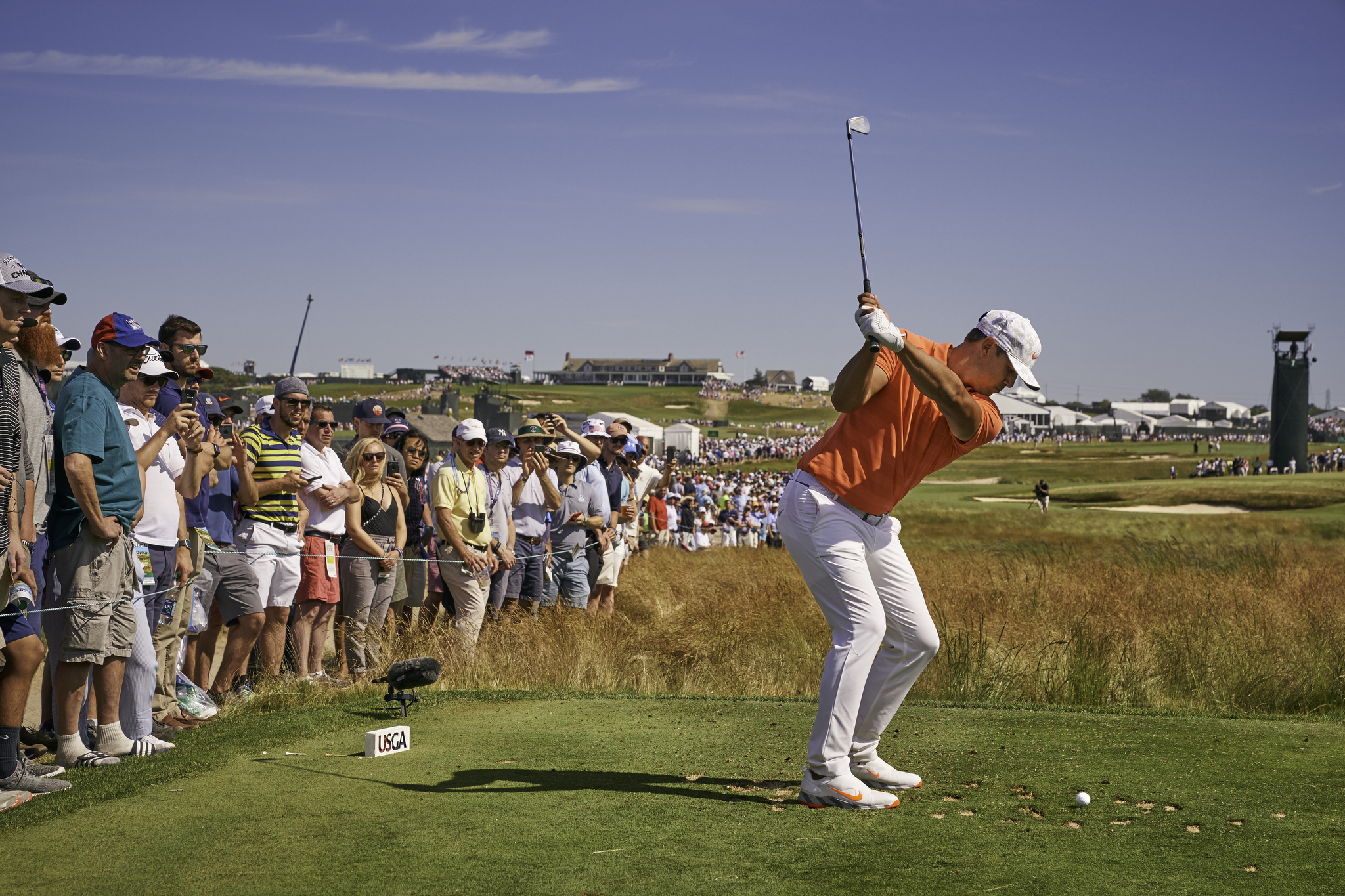 Brooks Koepka tees off at the seventh hole during the 2018 US Open at Shinnecock Hills. Sony A9, Sony 24-70mm f2.8 GM