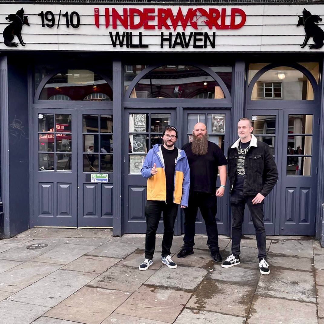 LONDON TONIGHT! 

Obligatory shot outside for our @theunderworldcamden debut supporting @willhavenband 💀

Doors at 7, we&rsquo;re on at 8:15 - let&rsquo;s get it 🖤