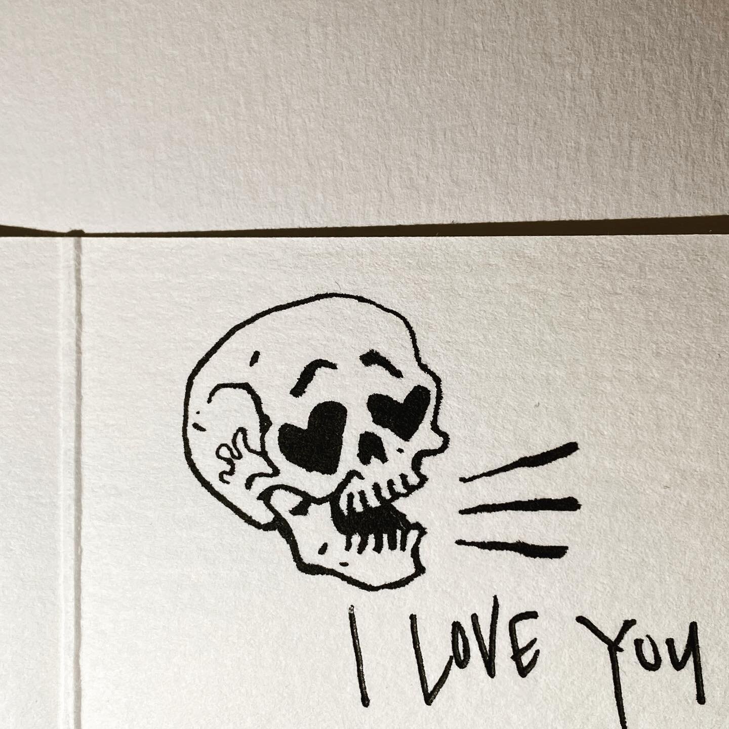 Customizing your cards! I&rsquo;m doodling little skulls in each card❤️
.
.
.
#doodle #freehand #skull #drawing #tombowdualbrushpens #inked #inking #beebosloth #iloveyou