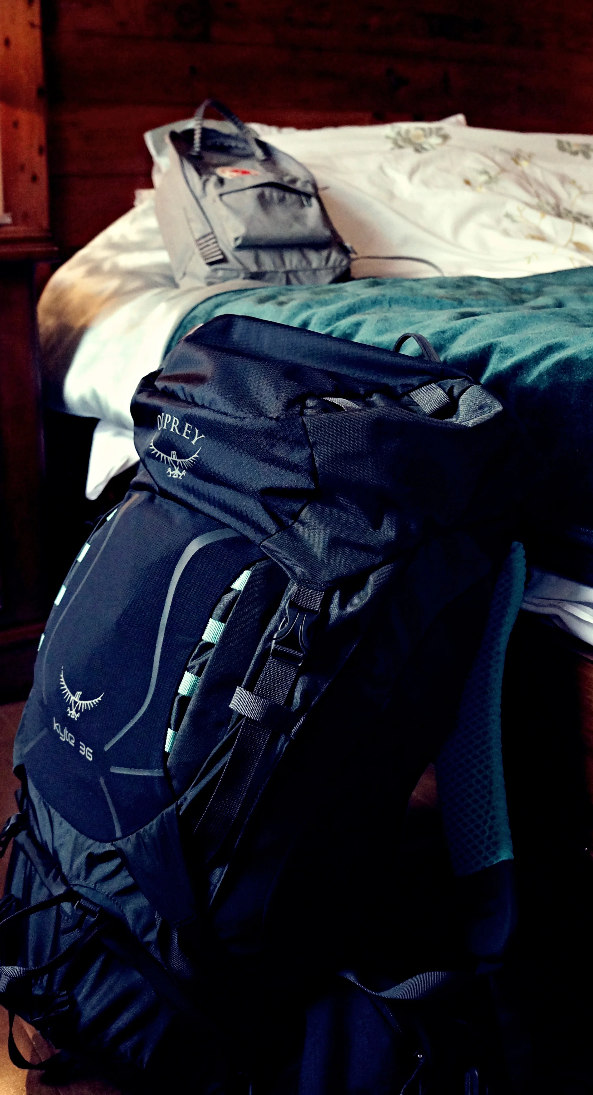 HOW TO PACK A (HAND-LUGGAGE) BACKPACK FOR A WEEK’S HOLIDAY IN IRELAND?