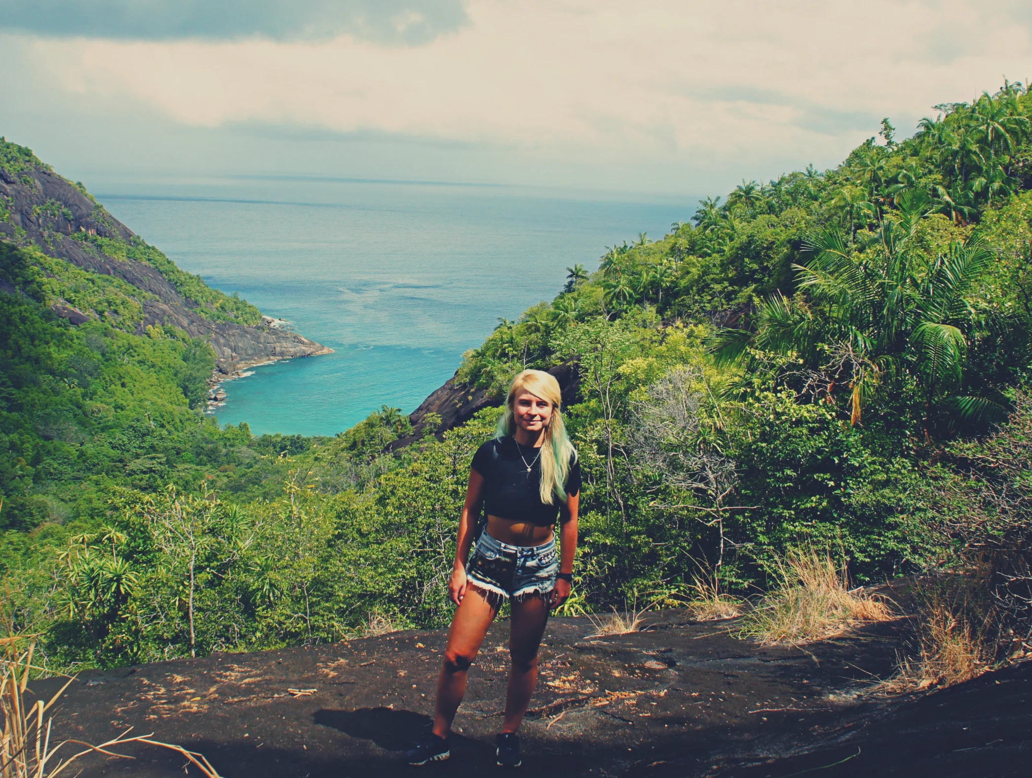 JAK SCHUDNĄĆ W PODRÓŻY?