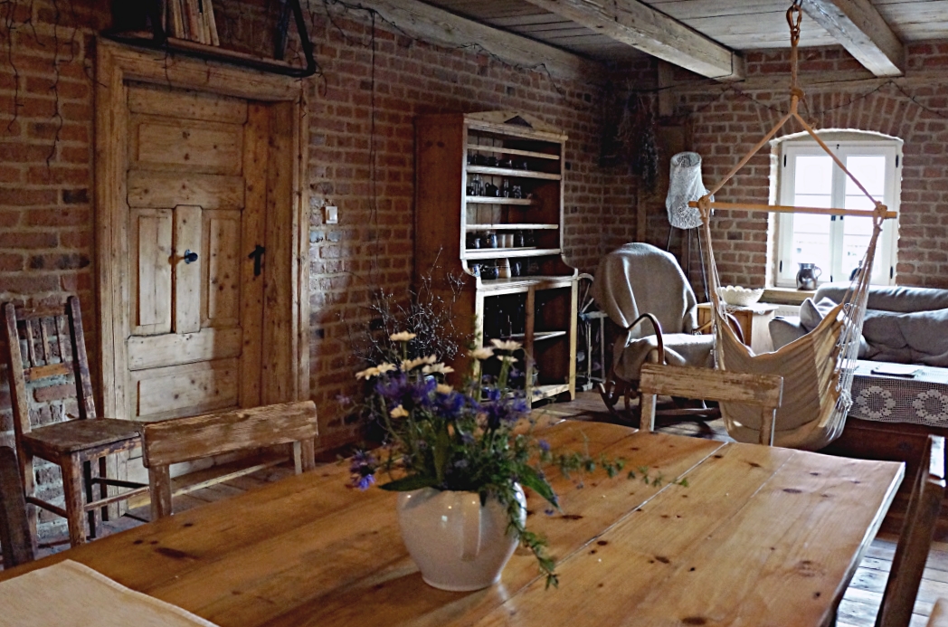 The magical Wild Roses Guesthouse in Janice (Alternatively Through Poland)