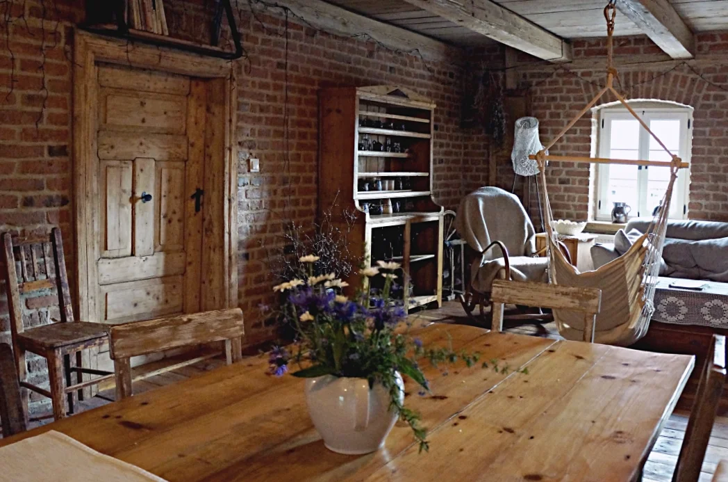 THE MAGICAL WILD ROSES GUESTHOUSE IN JANICE