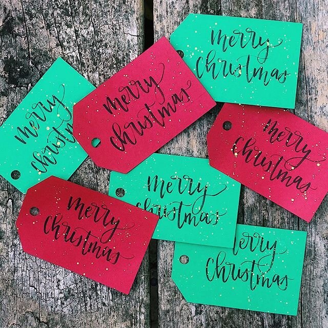 Need a last minute Christmas gift Tie one of these guys on a bottle of wine and call it a day 🍷 •_•_•_#merrychristmas #christmasgift #gifttags #gifttag #giftwrapping #giftideas #christmas #happyholidays #christmasshopping #handlett.jpg
