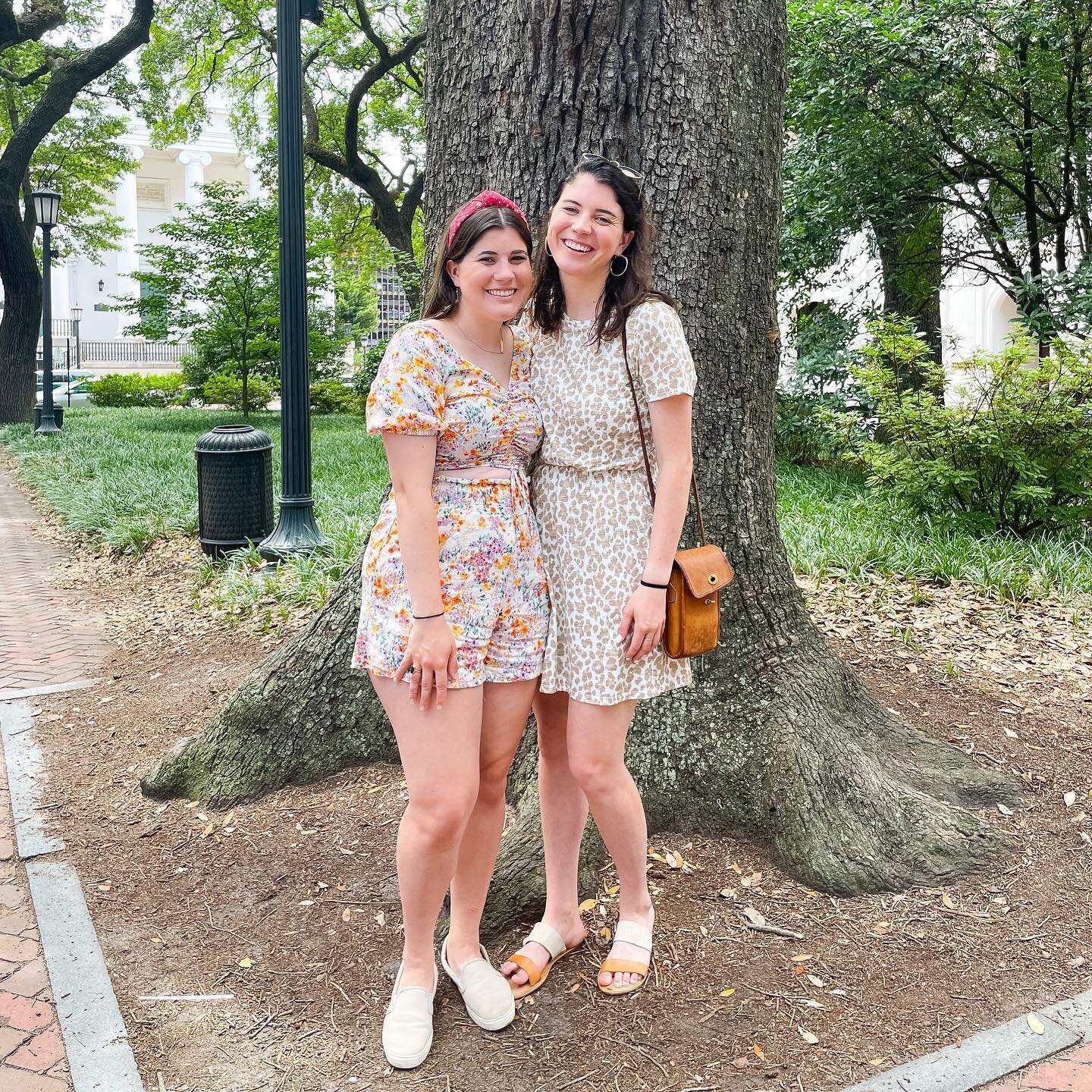Surprise!! We&rsquo;re reunited!! ✨ Hint of Mint is back together in Savannah this weekend for a little trip and we are so excited! Check out our stories to see where this trip takes us!!
&bull;
&bull;
&bull;

#smallbiz #custom #communityovercompetit