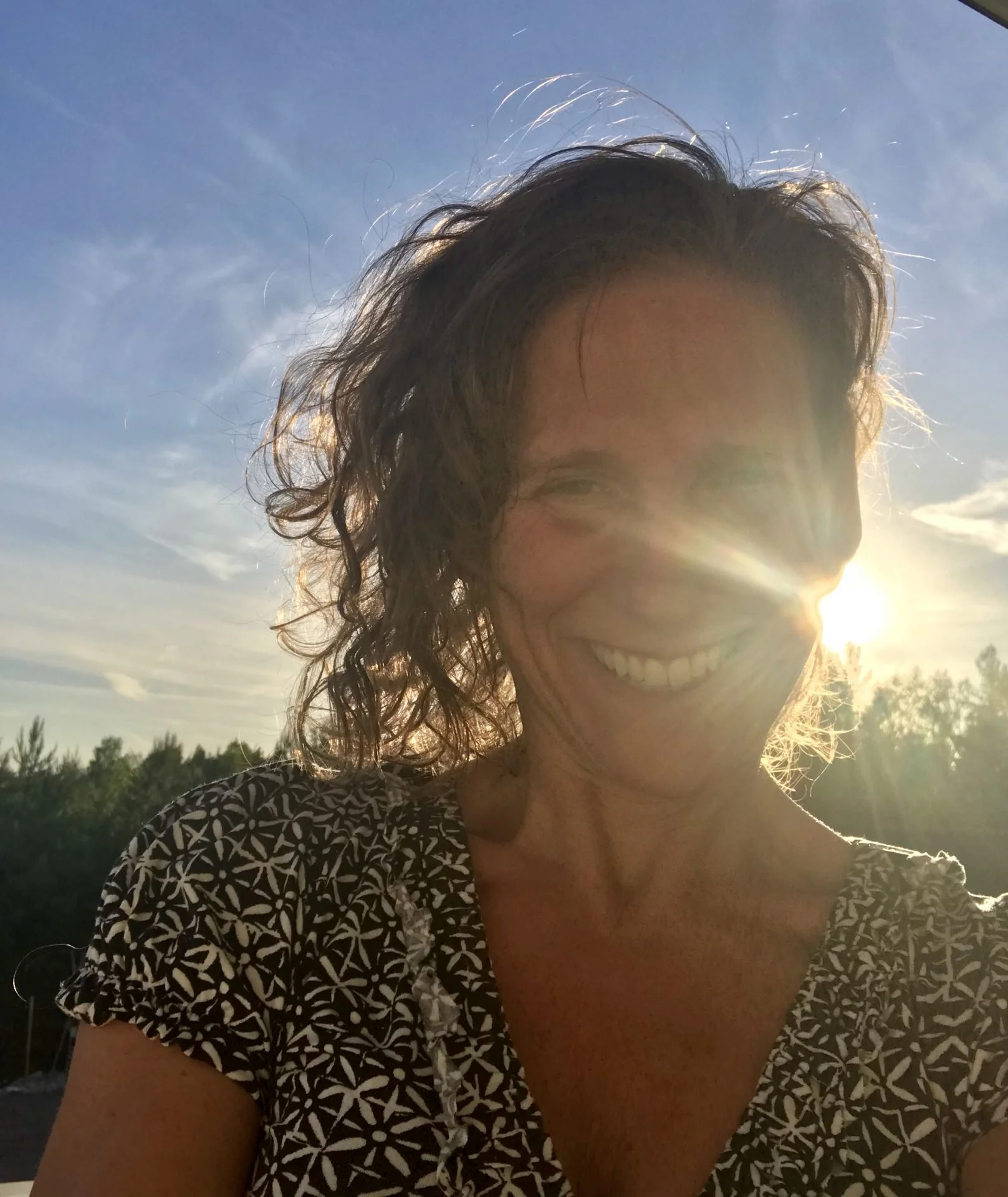 Kan inte annat än att skina ikapp med solen av glädje och tacksamhet över mitt nya jobb!