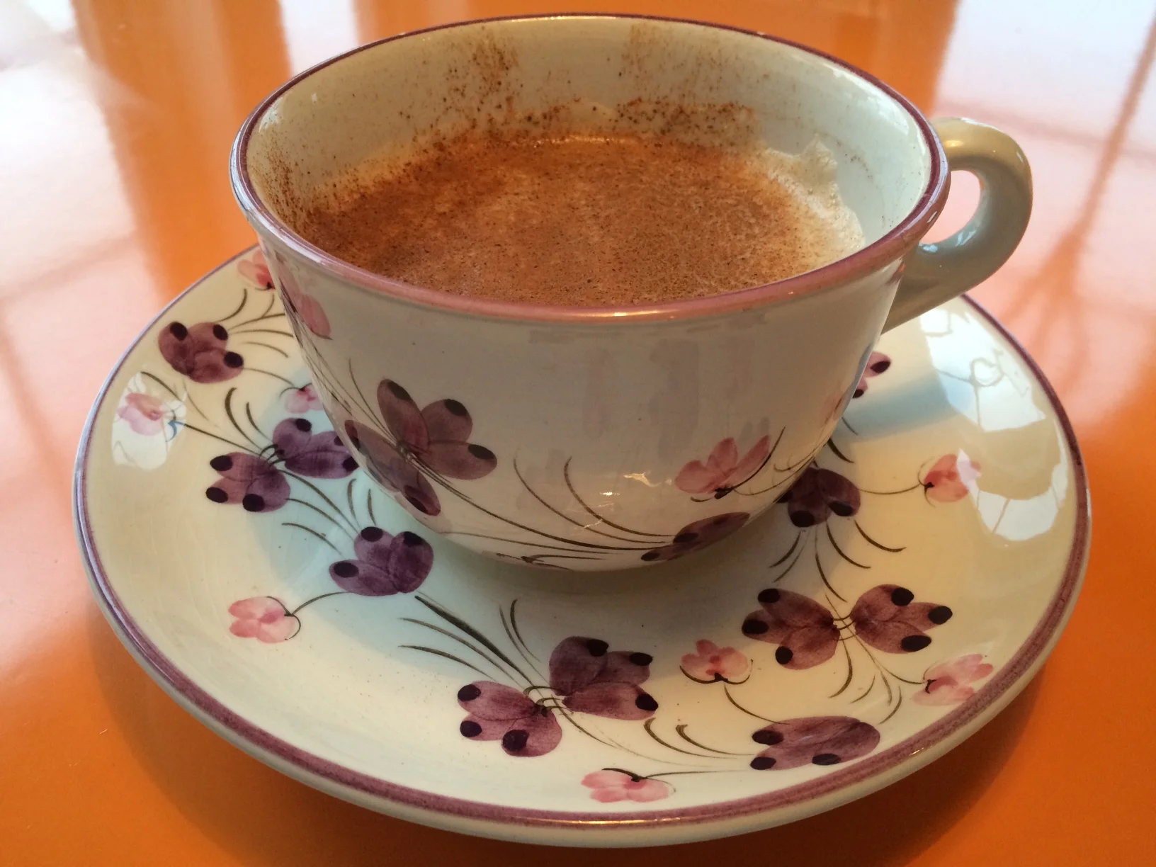 Gissa om jag NJÖT när jag sakta sörplade i mig min morgonlatte ur denna vackra kopp!