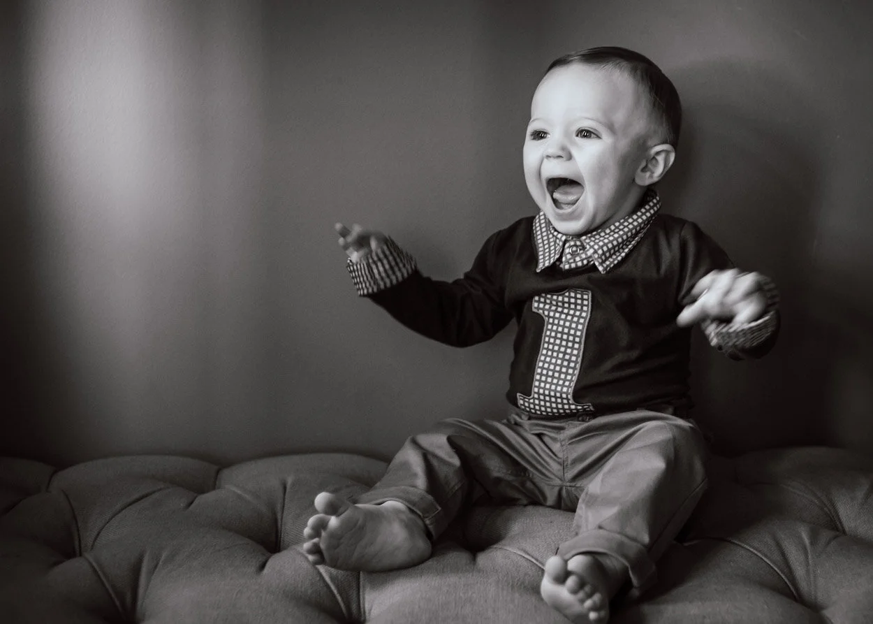 Somebody just saw his Mommy looking through the window :)