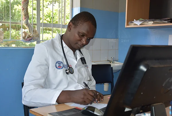 Clinical officer Douglas Momanyi completed the Advanced Practitioner Clinical Officer course and manages patients with chronic diseases including HIV, diabetes, hypertension, cardiac disease and mental illness.