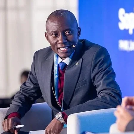 Investing in People to Strengthen HIV Care in Kenya 