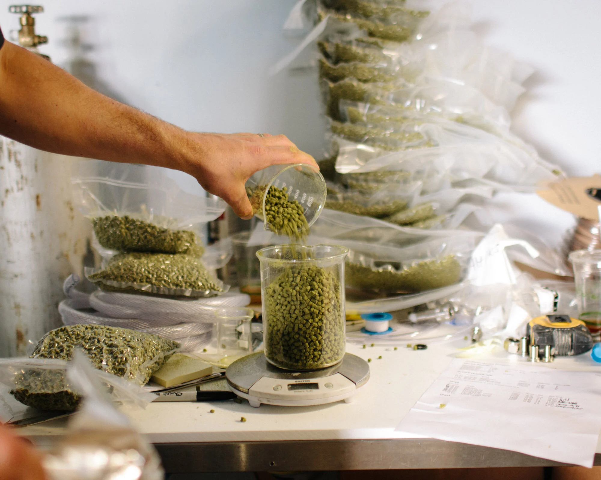 woodfour-brewing-measuring-hops.jpg