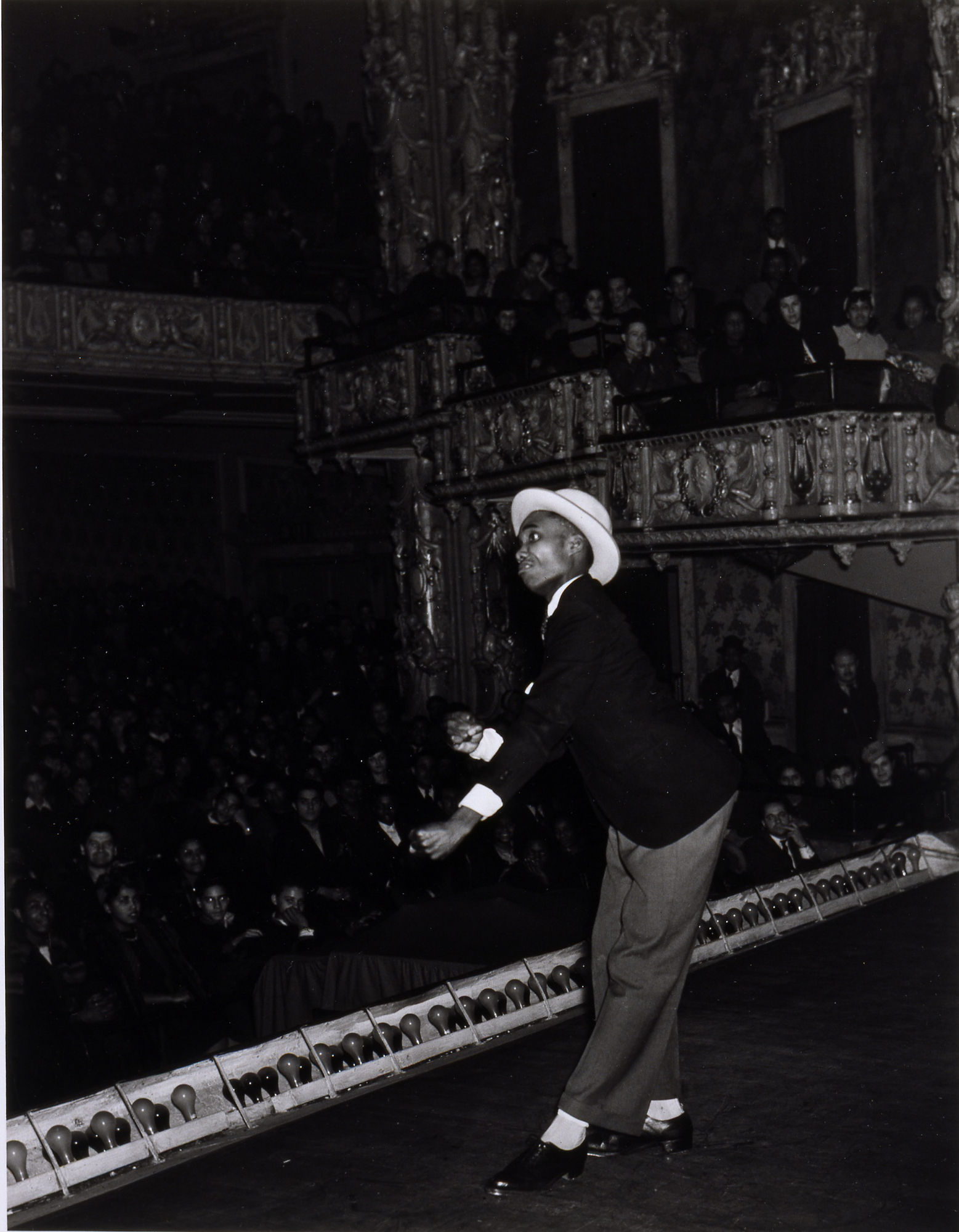 Aaron Siskind, "Amateur Night, Apollo Theater, Harlem", 1937
