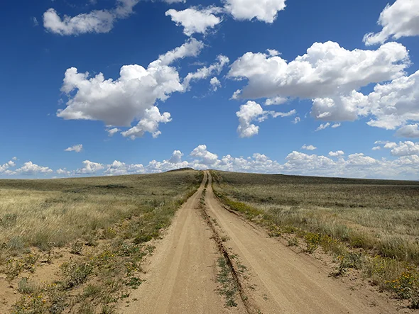gravel-road-wyoming-590.jpg
