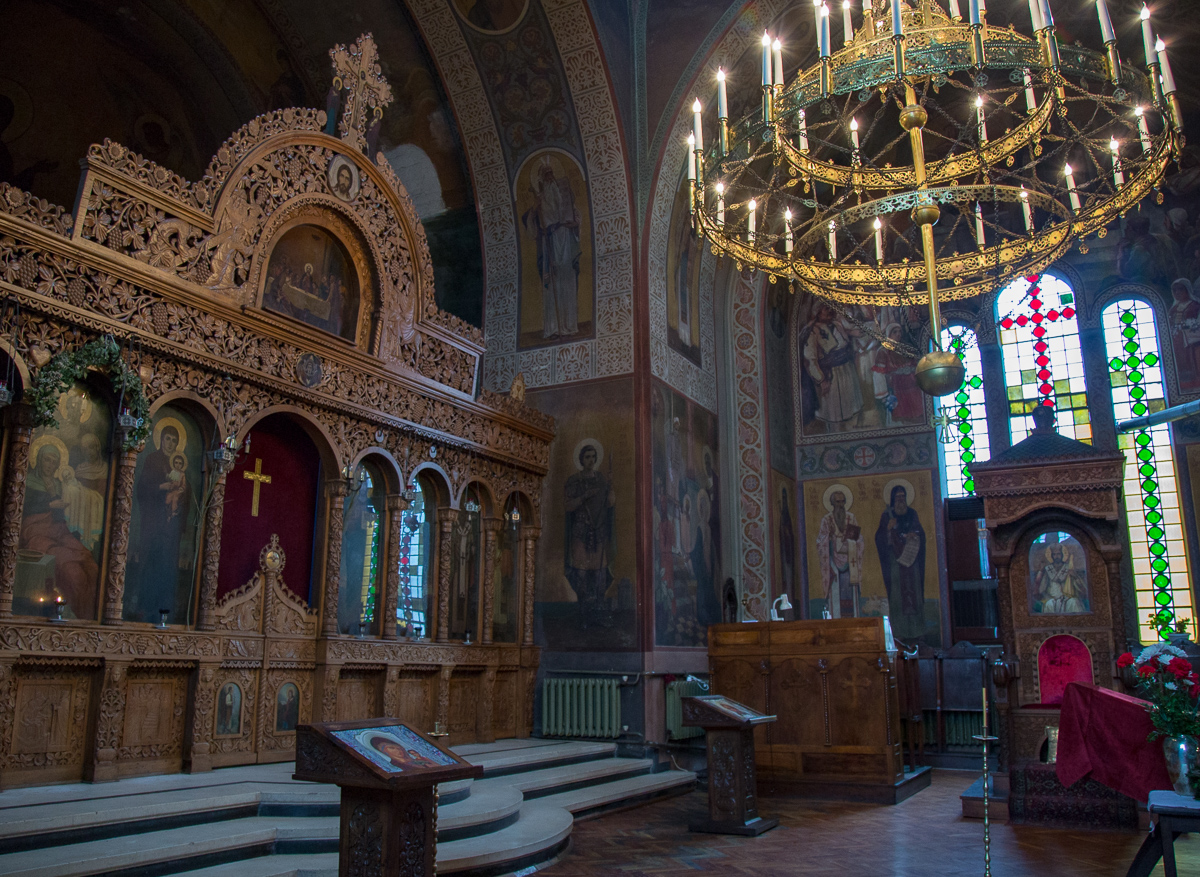Inside Veliko Târnovo's beautiful hilltop basilica. 
