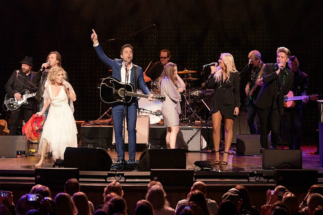 The Nashville season finale breaks the fourth-wall and becomes a live music show at the Grand ‘Ol Opry’s Ryman Auditorium.