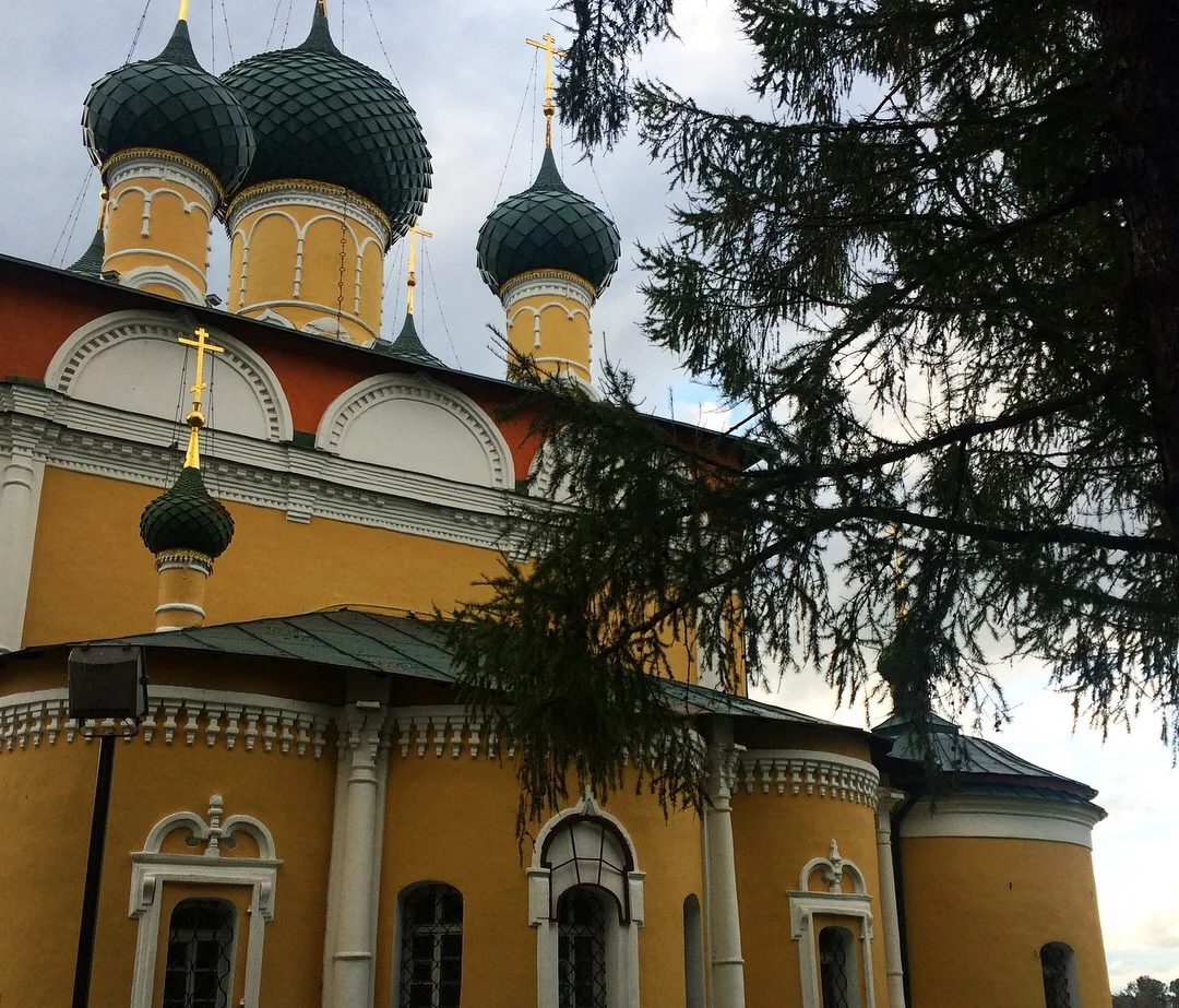 A colorful orthodox church in Russia on the banks of the Volgograd River.
