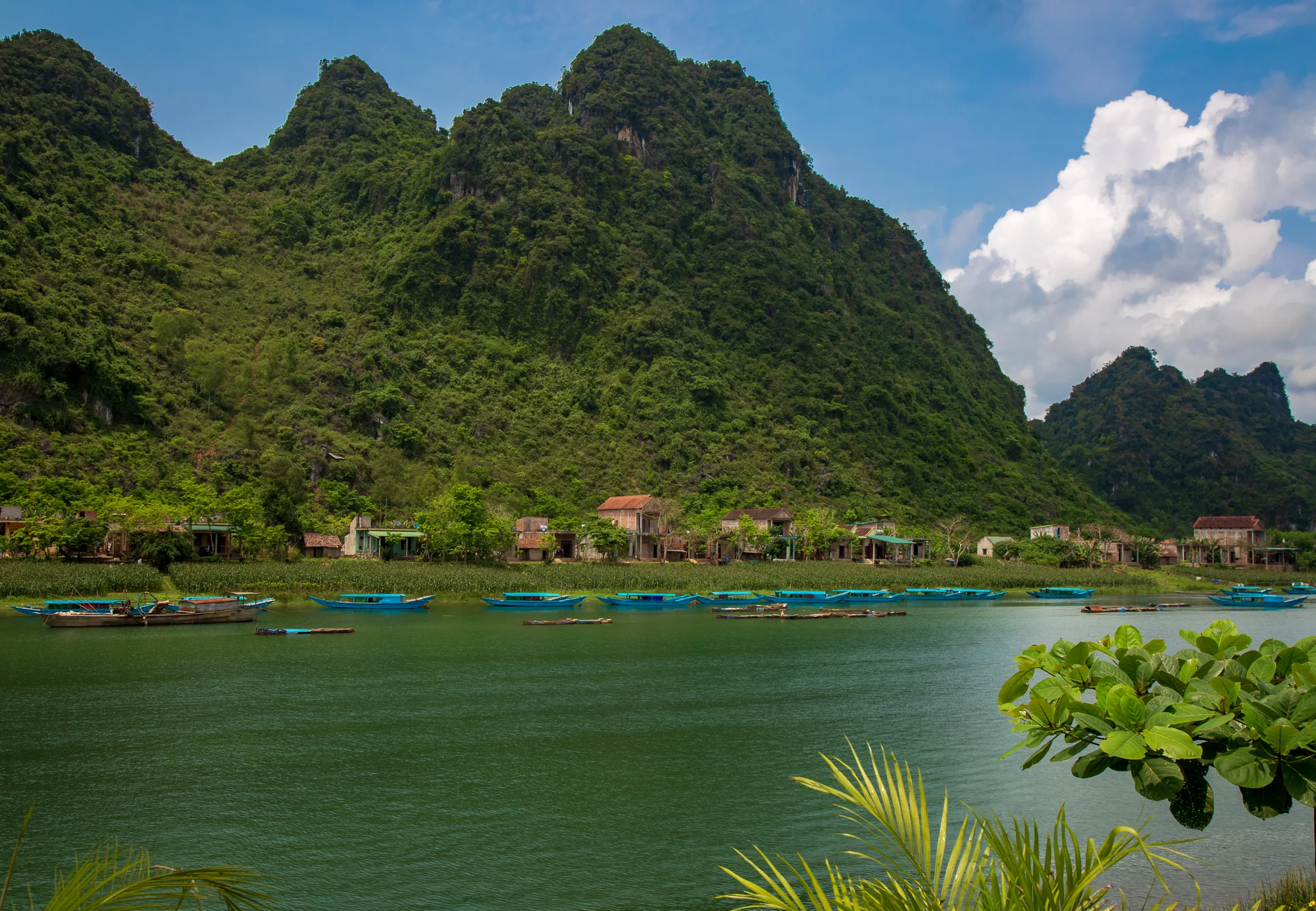 Dramatic limestone hills in Phong Nha Ke-Bang National Park, Vietnam © Kim I. Mott, all rights reserved