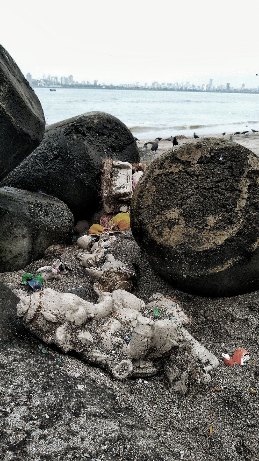  Immersed idols brought ashore at Dadar Chowpatty, Mumbai. By Author 