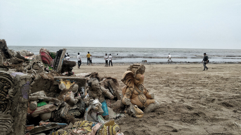  Immersed idols brought ashore at Juhu Beach, Mumbai. By Author 