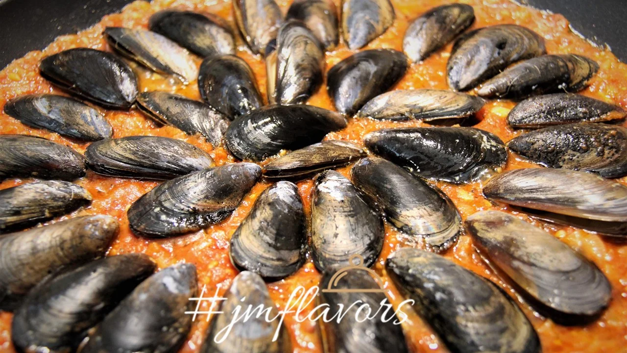 Mussels in Marinara Sauce