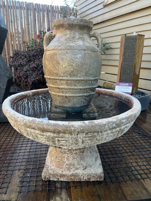 Elsa Fountain with large base.JPG