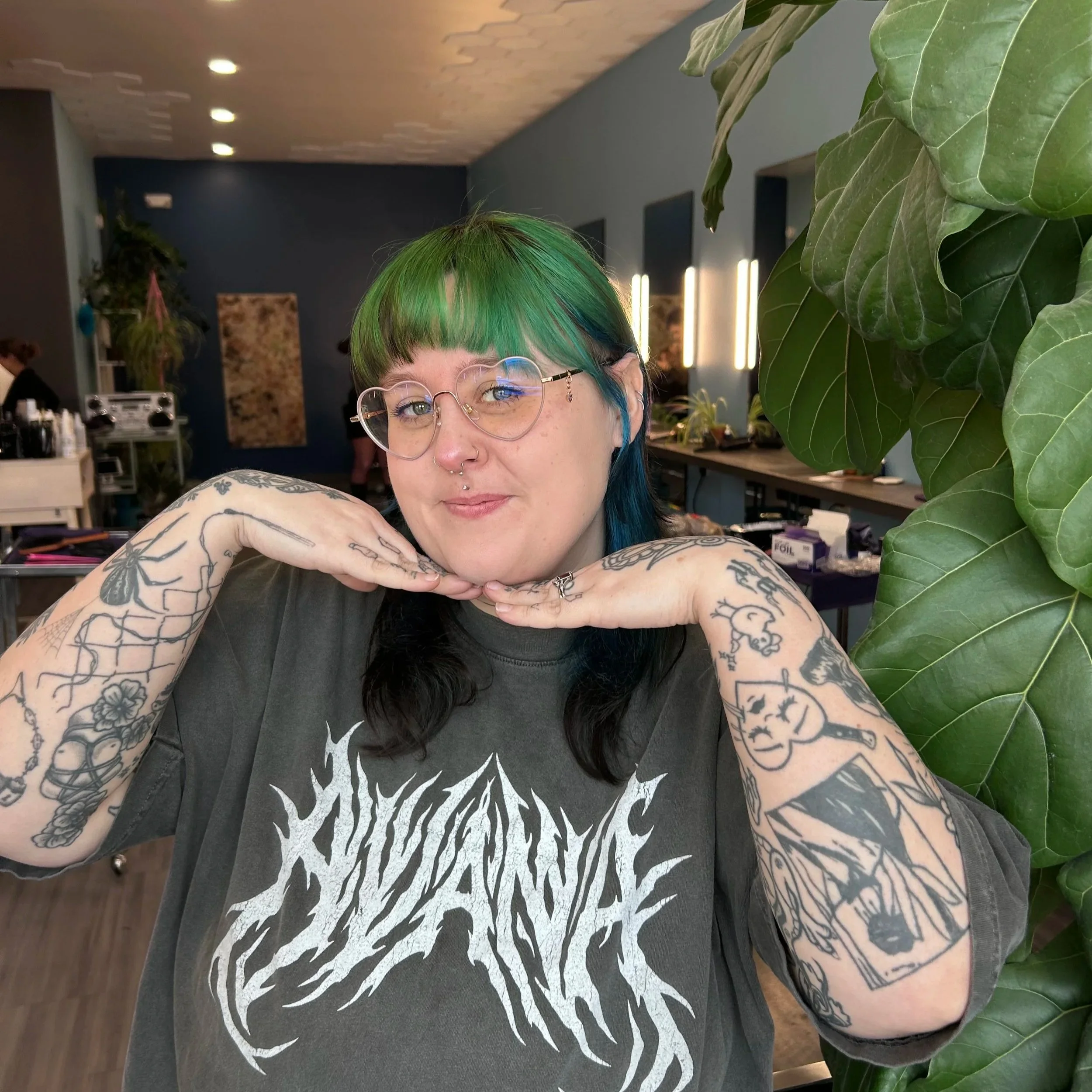 Lei. Vivids. Creative Color. 75/hr