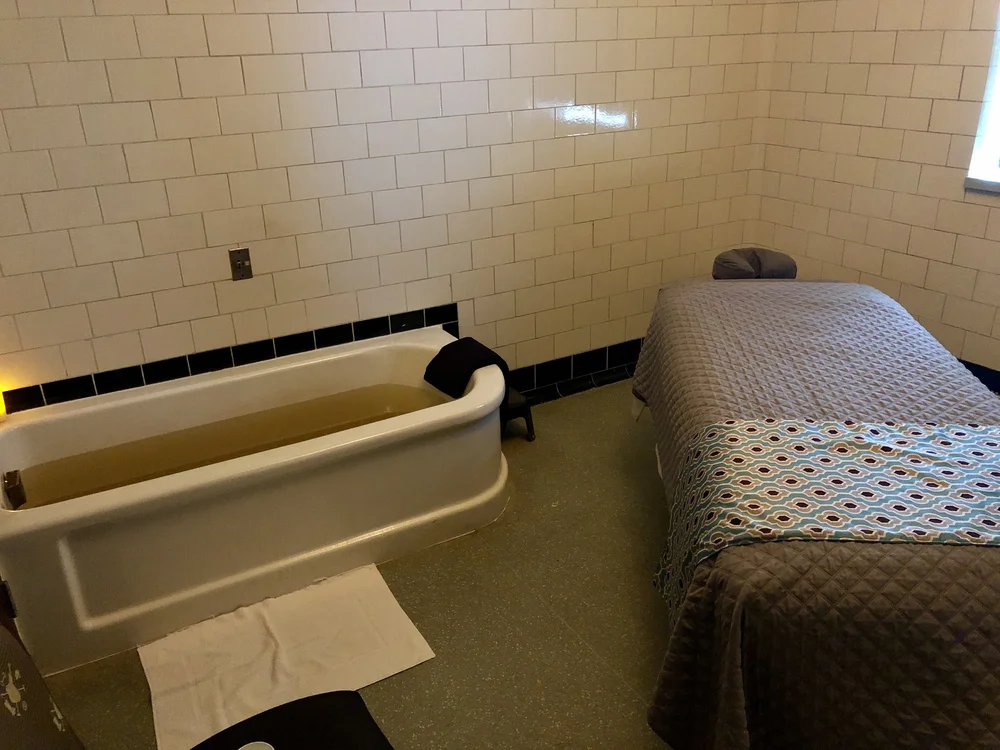 Private mineral bath @ Roosevelt Baths & Spa