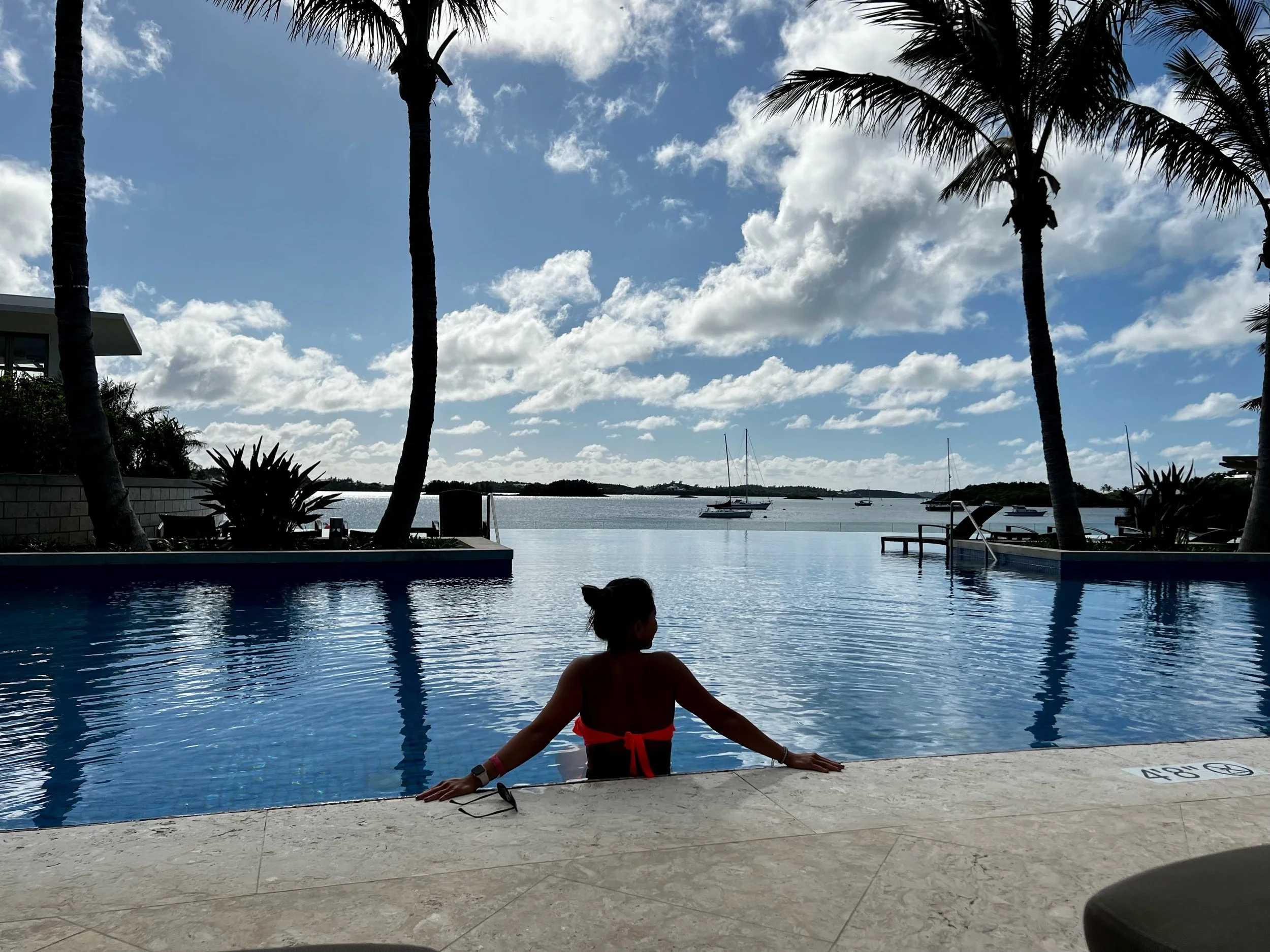 Infinity pool @ The Fairmont Hamilton Princess Hotel